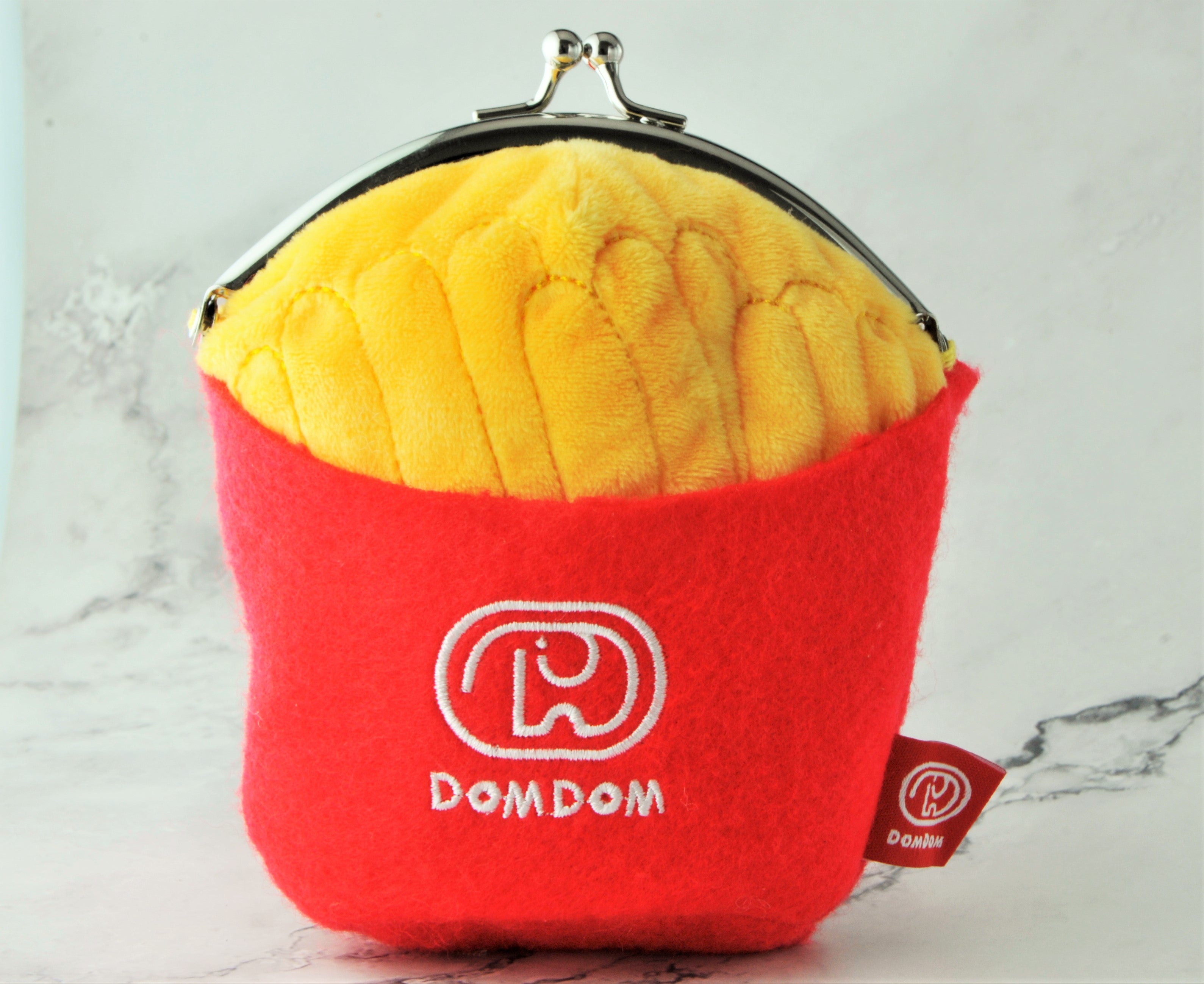 DOMDOM フライドポテト型キーホルダー2個&がま口ケース2個 DOMDOMがま口（ポテト） – ドムドムオンラインショップ