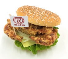 画像をギャラリービューアに読み込む, 食品サンプル「丸ごと！！カニバーガー」
