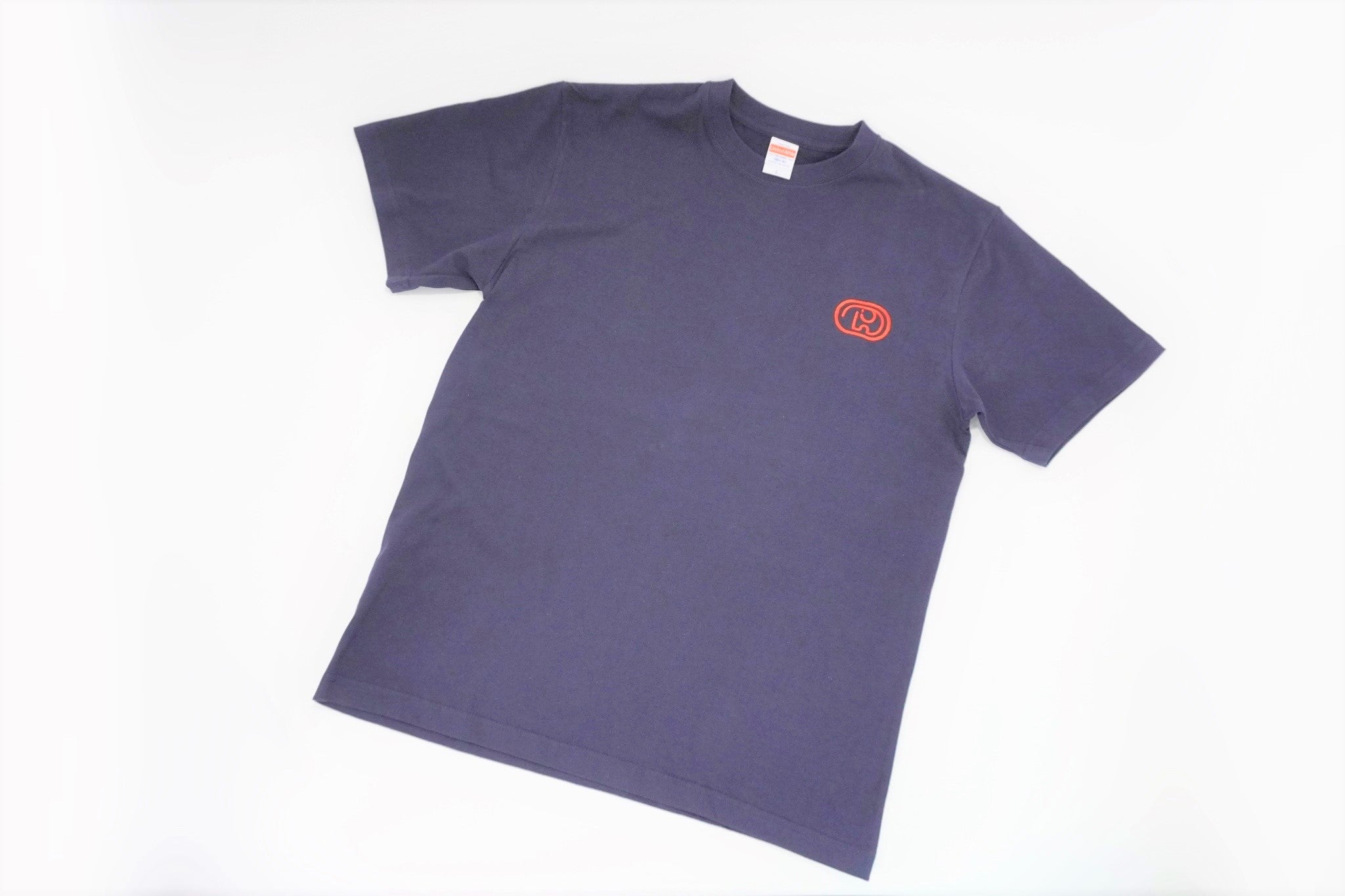 ワンポイント刺繍ロゴTシャツ – ドムドムオンラインショップ